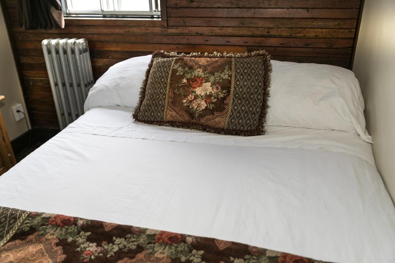The Cochrane Rockyview Hotel Ngoại thất bức ảnh